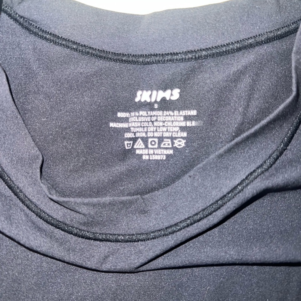 NWOT Skims Fits Everybody T-Shirt Bundle - Picture 3 of 7